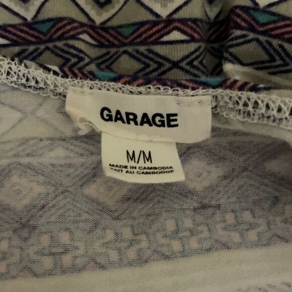 GARAGE Printed Crop Top Size Medium - Picture 6 of 8